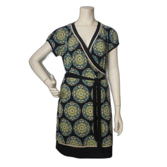 SANDRA DARREN Short Sleeve Wrap Front Medallion Print Dress Womens Size 16P - Picture 1 of 6